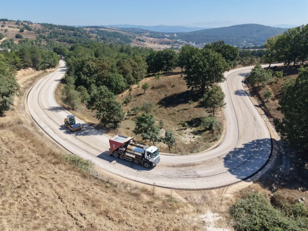Bursa’nın 4 ilçesinde 32,5 kilometrelik yol yenileme çalışması başladı