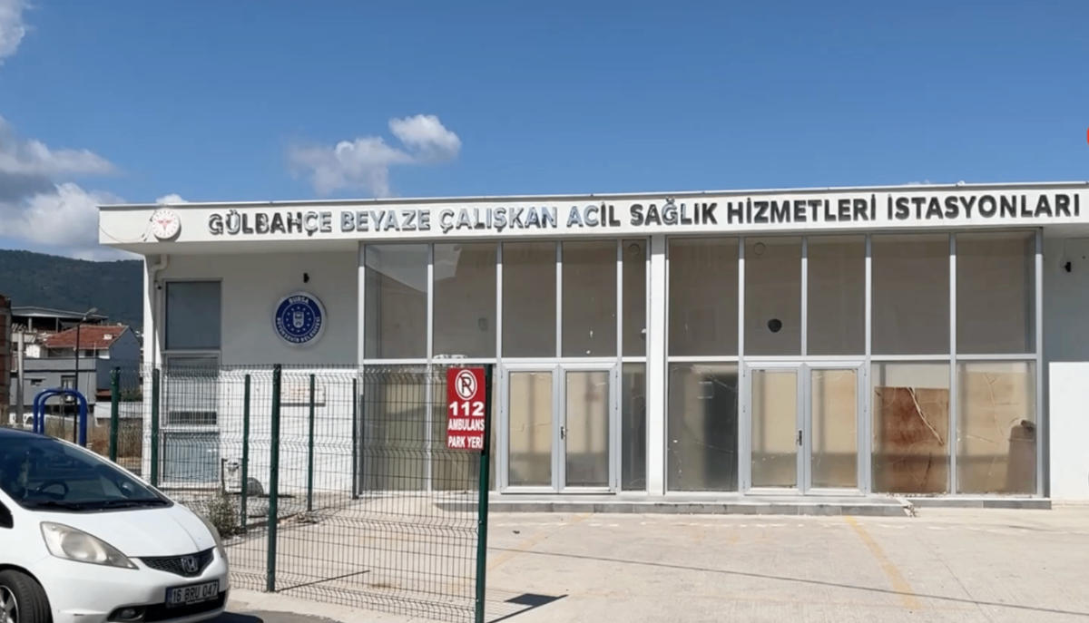 Çöp tartışması dehşete dönüştü! 112 personeline yumruklu saldırı