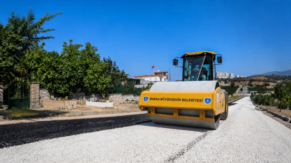 Bursa’da mezarlık yolları yenileniyor