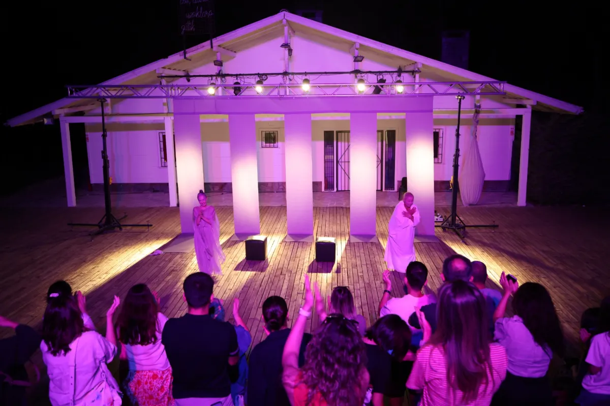 Nilüfer’de Kadın Oyunları Festivali “Şairler Mezarlığı” ile final yaptı