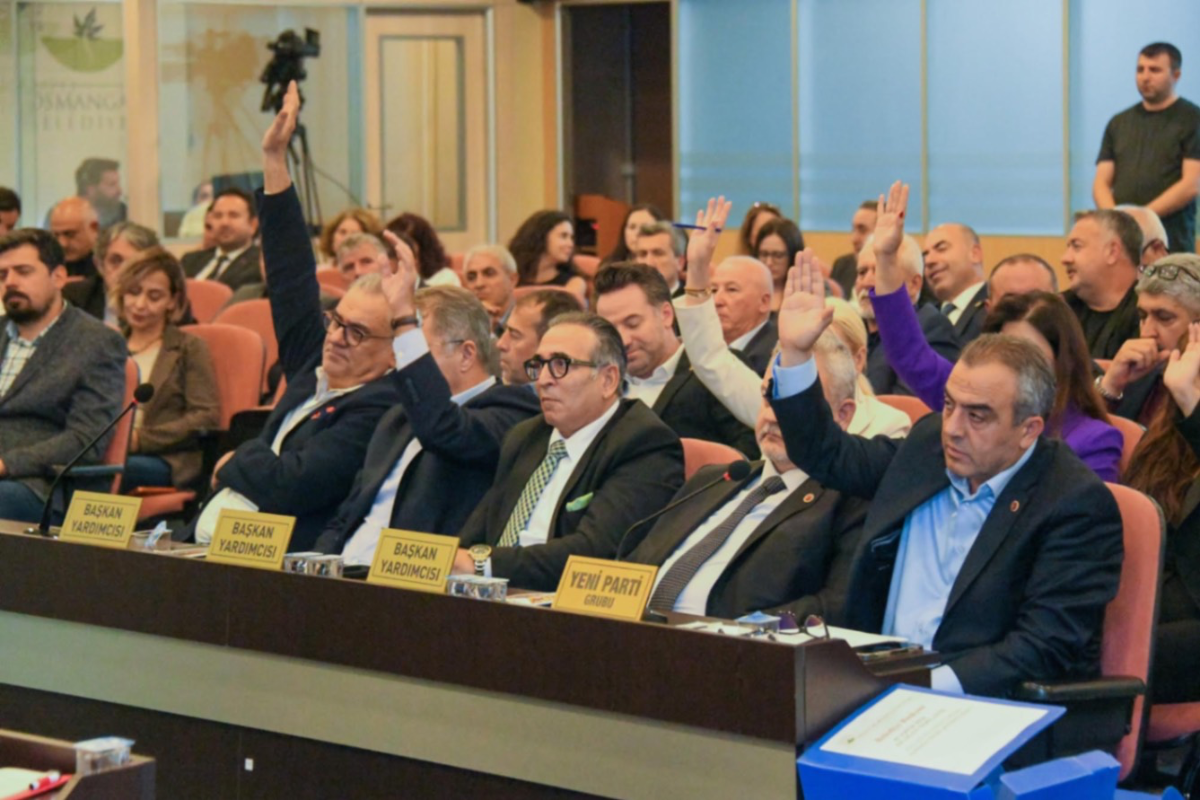 Bursa’da belediyenin aydınlatma giderleri gündemde!