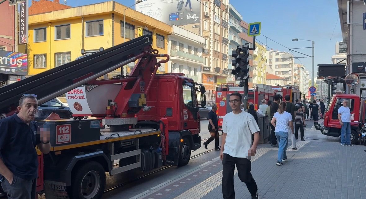 Bacadaki yangın korkuttu