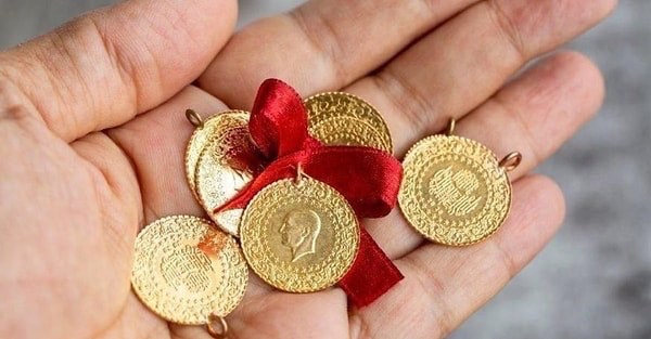 Altın Fiyatlarında Gerileme Sürüyor