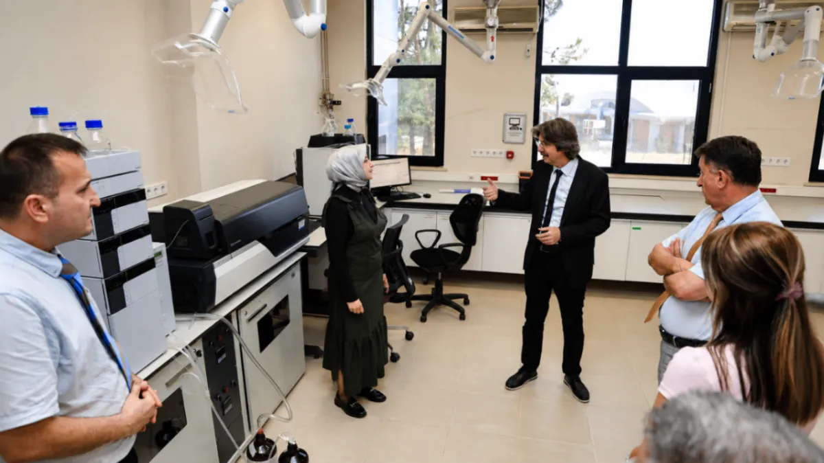 BUÜ’nün laboratuvarları tam kapasite ile sektörün hizmetinde