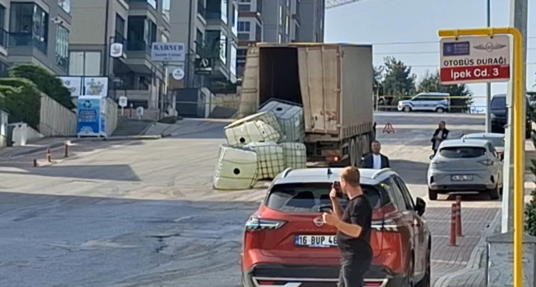 Bursa’da sülfürik asit paniği! Cadde trafiğe kapatıldı…
