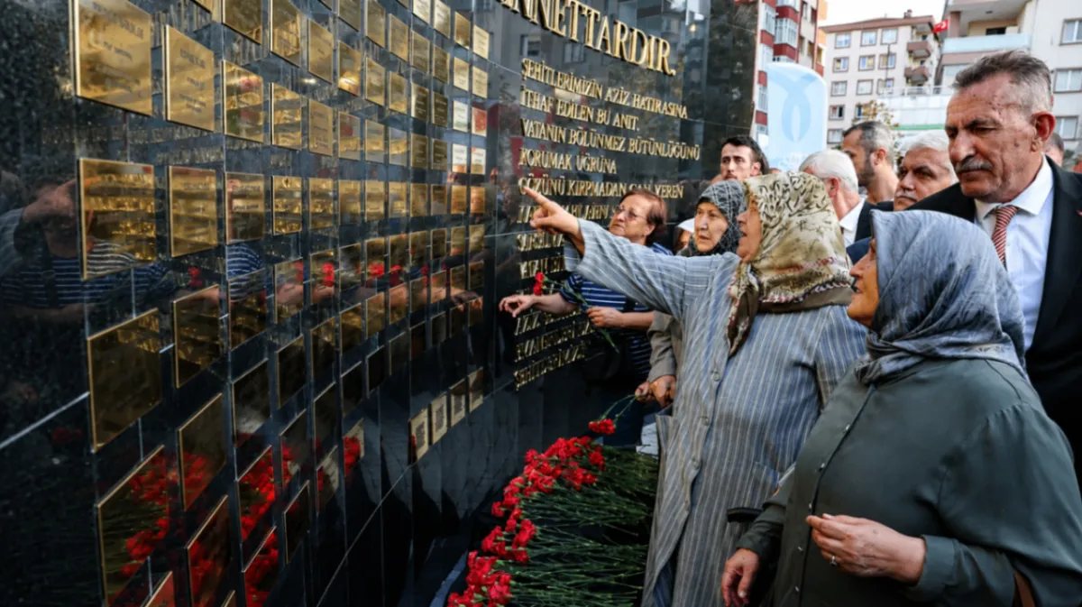 Nilüfer’de 103 şehidin adı anıtla ölümsüzleştirildi