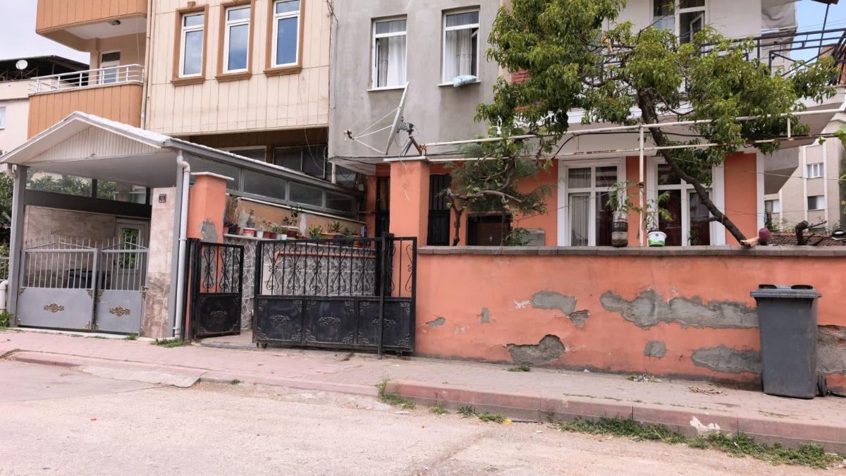 Apartman bahçesinde korkunç olay! her şey birkaç saniyede yaşandı