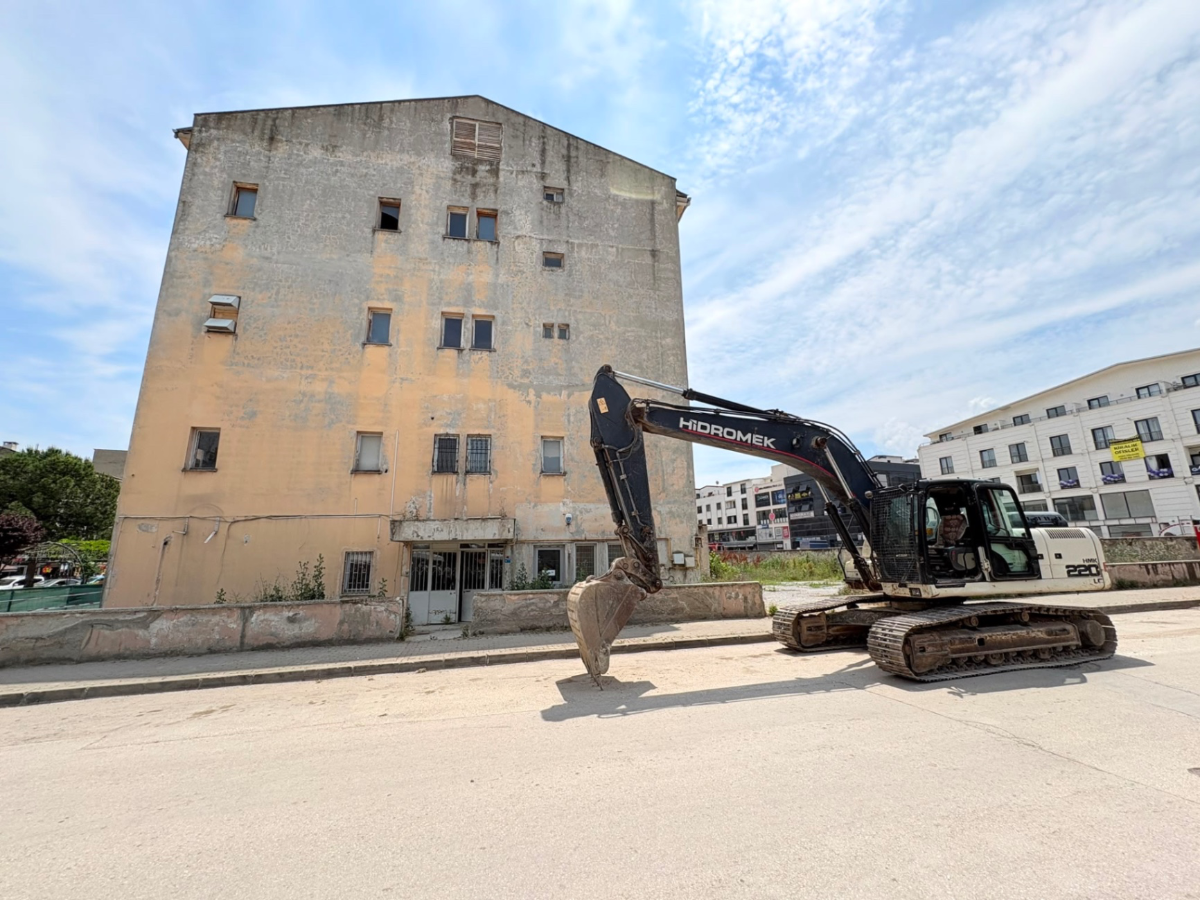     Gürsu’nun 30 yıllık hayali için yıkım başladı!