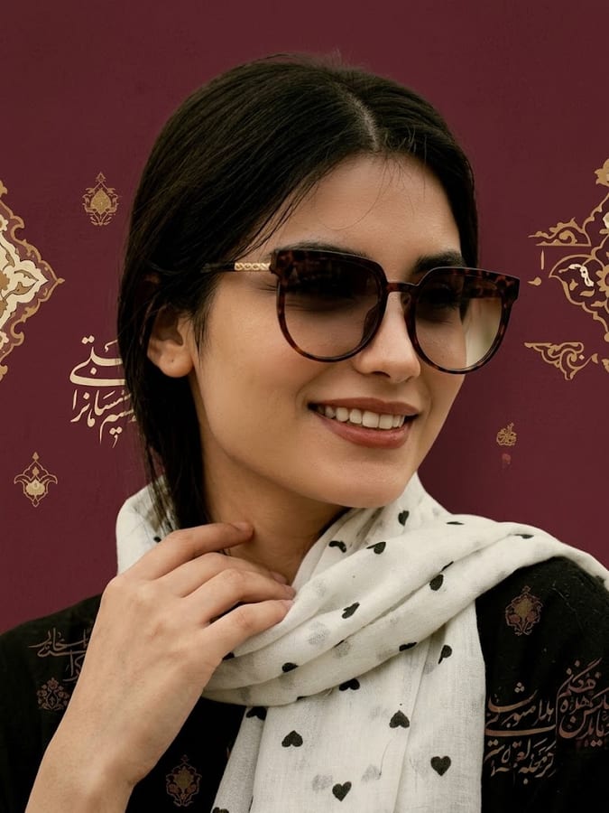 آتنا رازدار