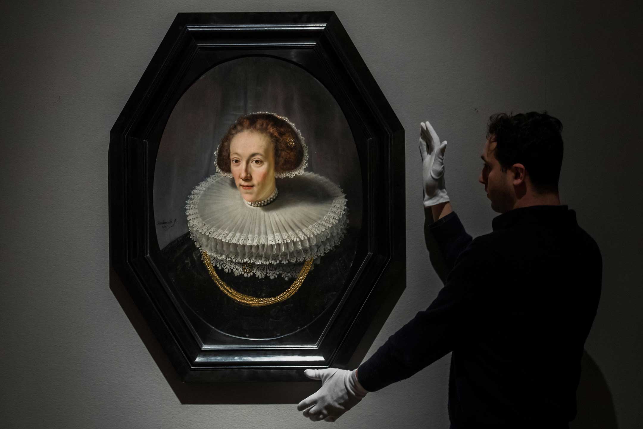 London, UK. 4th Dec, 2017. REMBRANDT HARMENSZ. VAN RIJN (1606-1669), Portrait of Petronella Buys (1610-1670) (estimate: £1,500,000-2,500,000) – Christie’s Classic Week preview exhibition at Christie’s King Street. London, UK 04 Dec 2017. Credit: Guy Bell.