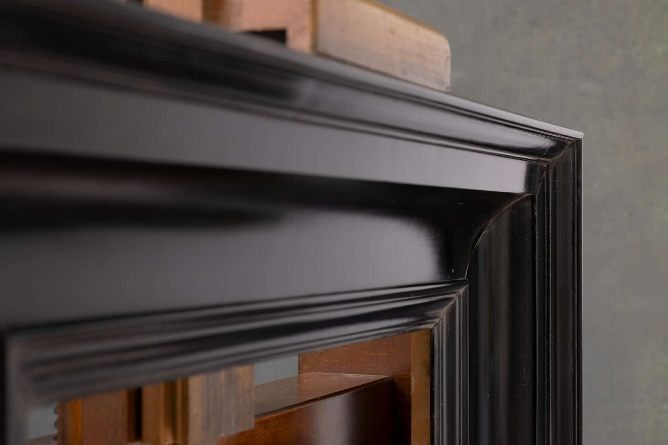 A beautiful lustrous finish to the Scotia Shelf style