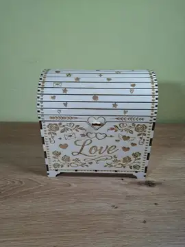 Lesena darilna ali dekorativna škatla - Zaklad