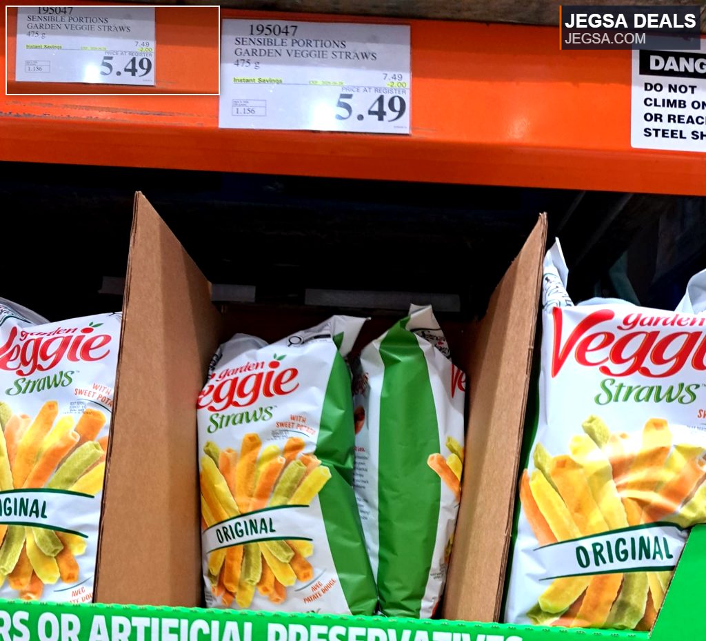 Original Garden Veggie Straws 475g bag from Costco, a crunchy and wholesome snack option.