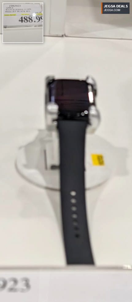 Apple Watch Series 11 GPS 46mm in Jet Black M/L. A powerful smartwatch for tracking fitness and staying connected.