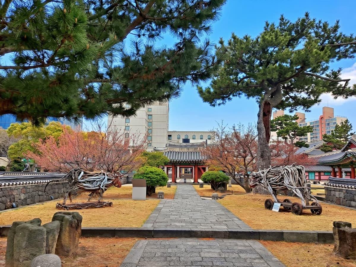 관덕정