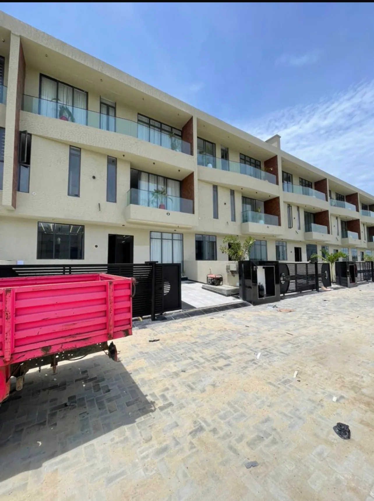 5-Bedroom Luxury Terrace Duplex · Lekki Phase 1, Lagos image 1