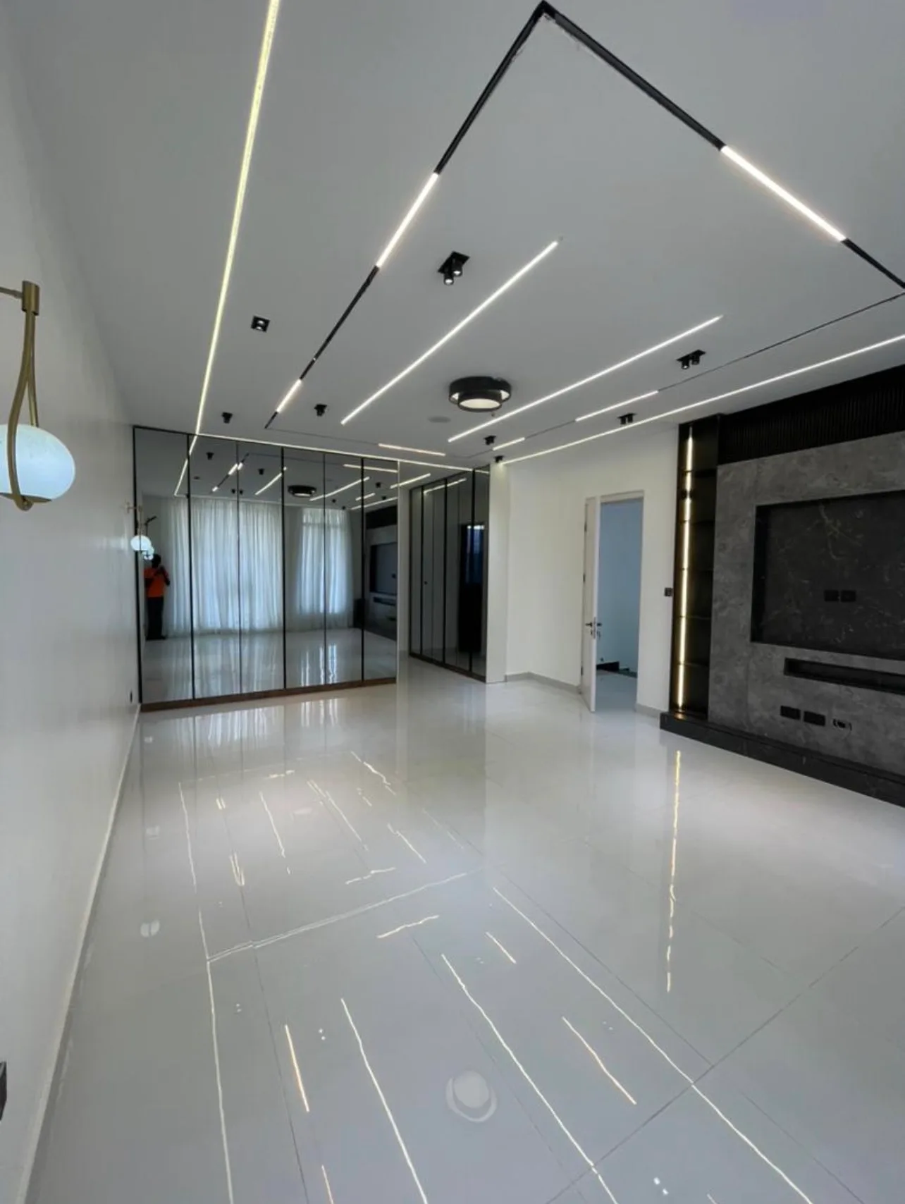 5-Bedroom Luxury Terrace Duplex · Lekki Phase 1, Lagos image 5