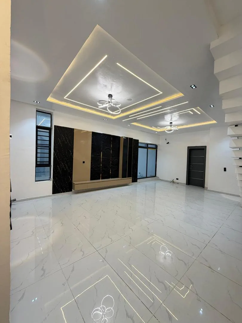 5-Bedroom Fully Detached Luxury Duplex · Chevron, Lekki image 3