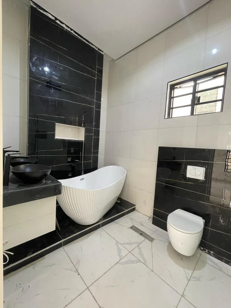 5-Bedroom Fully Detached Luxury Duplex · Chevron, Lekki image 9