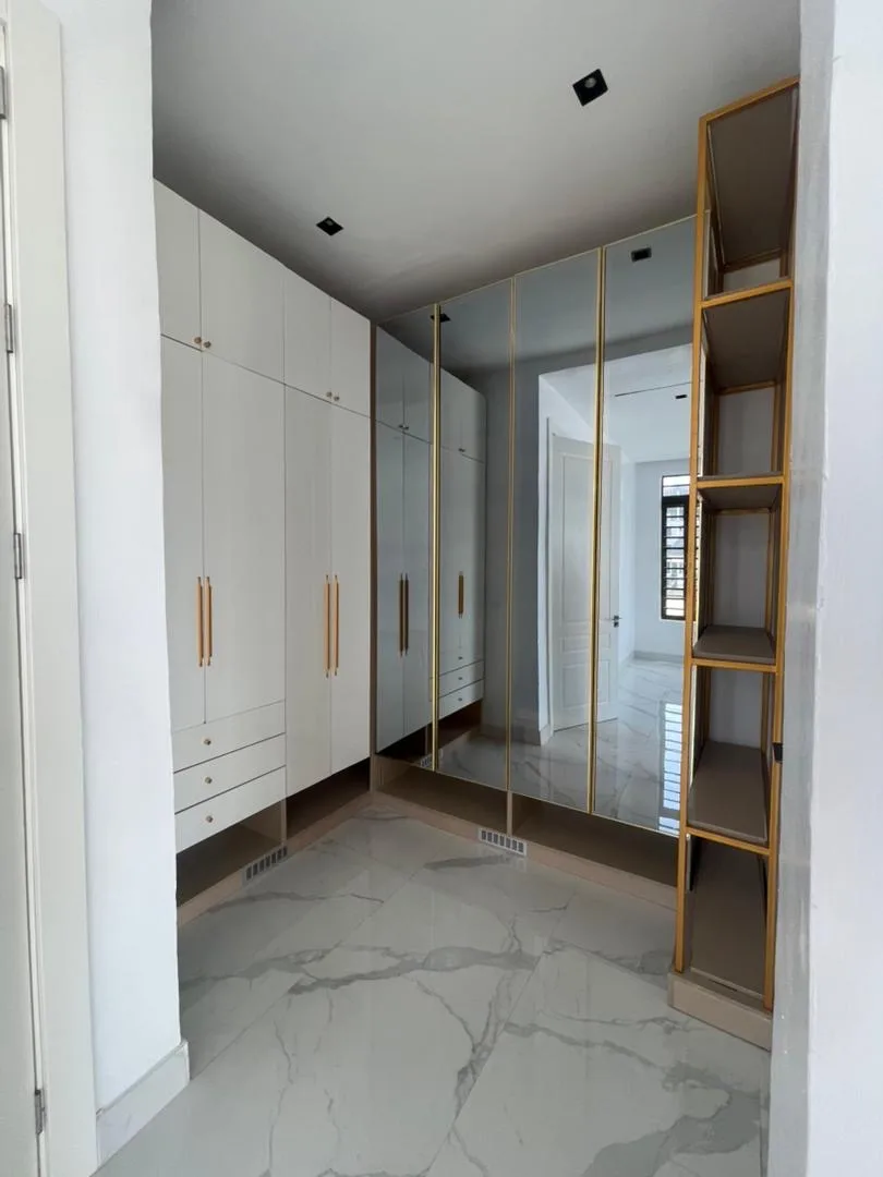 5-Bedroom Fully Detached Duplex, Lekki Phase 1 image 8