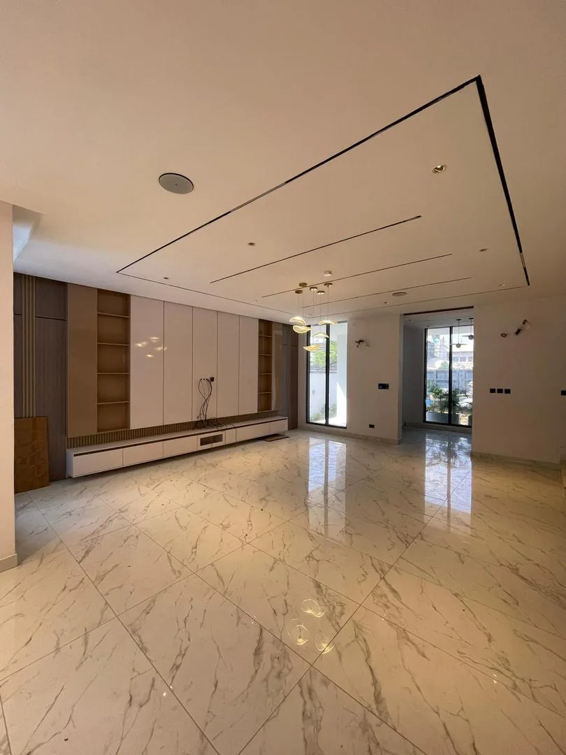 5-Bedroom Fully Detached Luxury Duplex · Lekki Phase 1 image 2