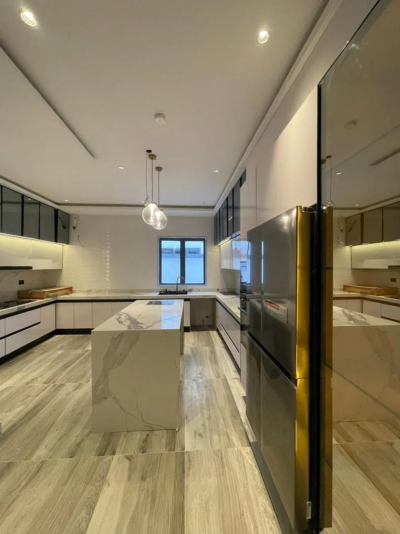 5-Bedroom Fully Detached Luxury Duplex · Lekki Phase 1 image 4