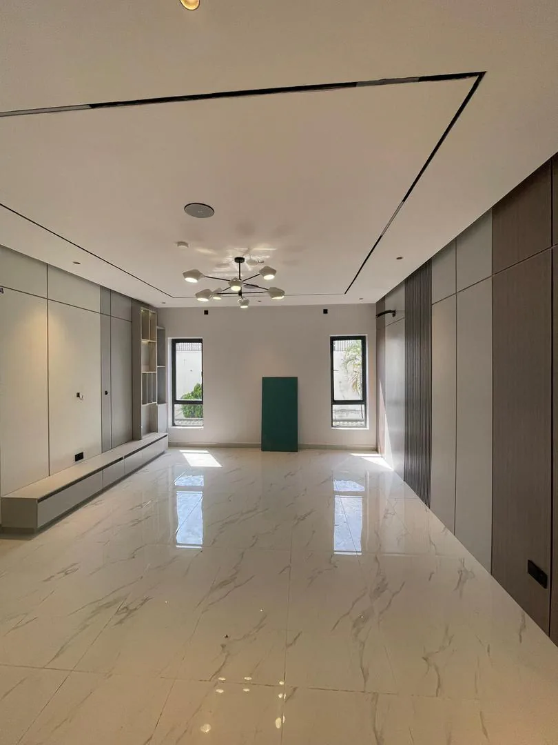 5-Bedroom Fully Detached Luxury Duplex · Lekki Phase 1 image 6