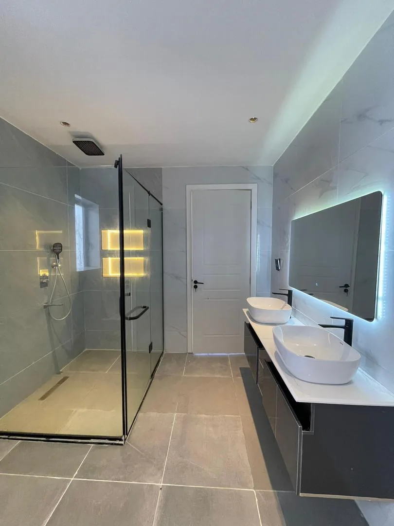 5-Bedroom Fully Detached Luxury Duplex · Lekki Phase 1 image 10