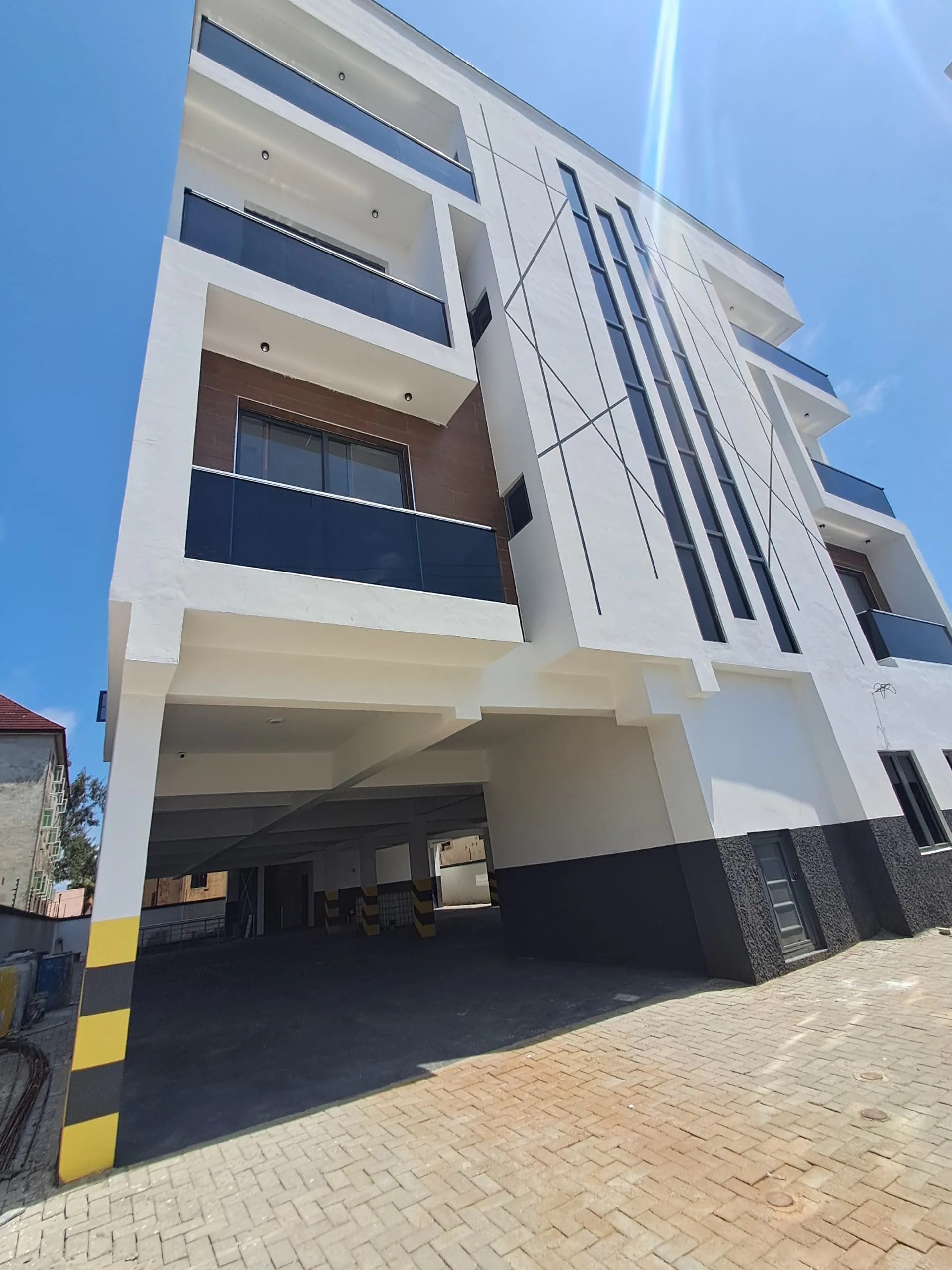 1 & 2 Bedroom Apartments — New Road Alpha Beach, Chevron Lekki image 1