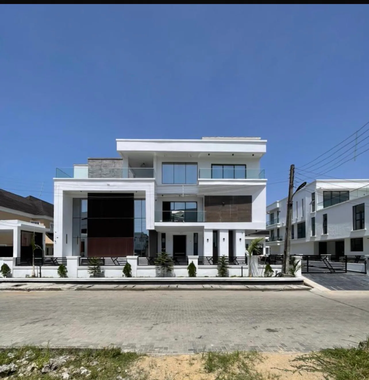 6-Bedroom Fully Detached Duplex with Pool, Gym & Terrace — Osapa London, Lekki