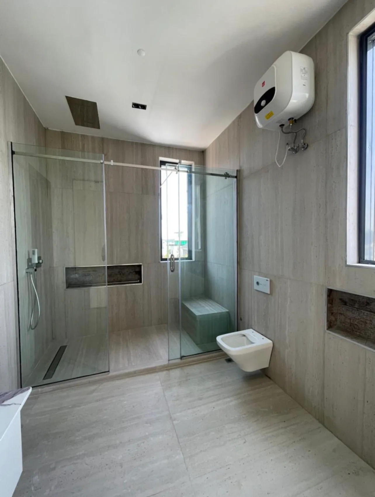 6-Bedroom Fully Detached Duplex with Pool, Gym & Terrace — Osapa London, Lekki image 5