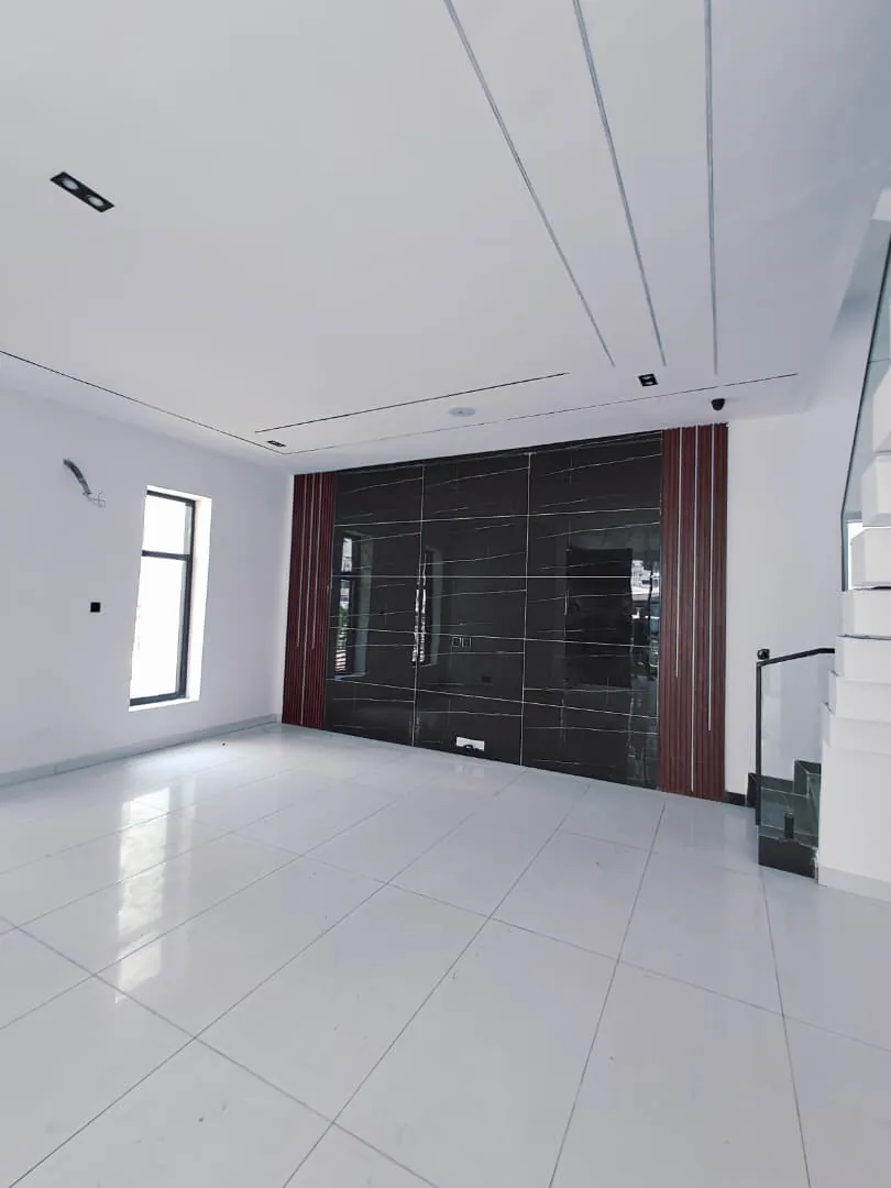 4-Bedroom Semi-Detached Duplex — Royal Pine Estate, Orchid Road image 2