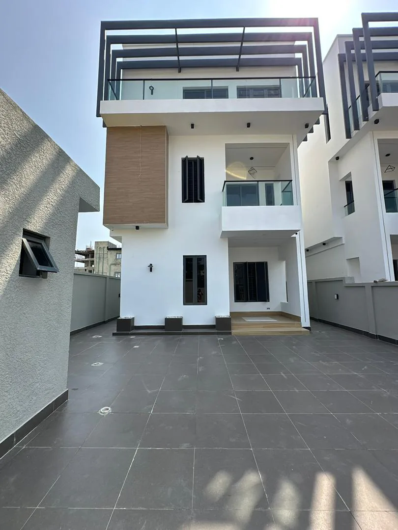  5-Bedroom Fully Detached Duplex + BQ — Lekki Phase 1