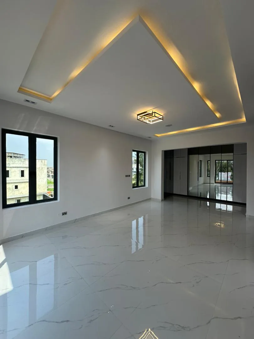  5-Bedroom Fully Detached Duplex + BQ — Lekki Phase 1 image 4