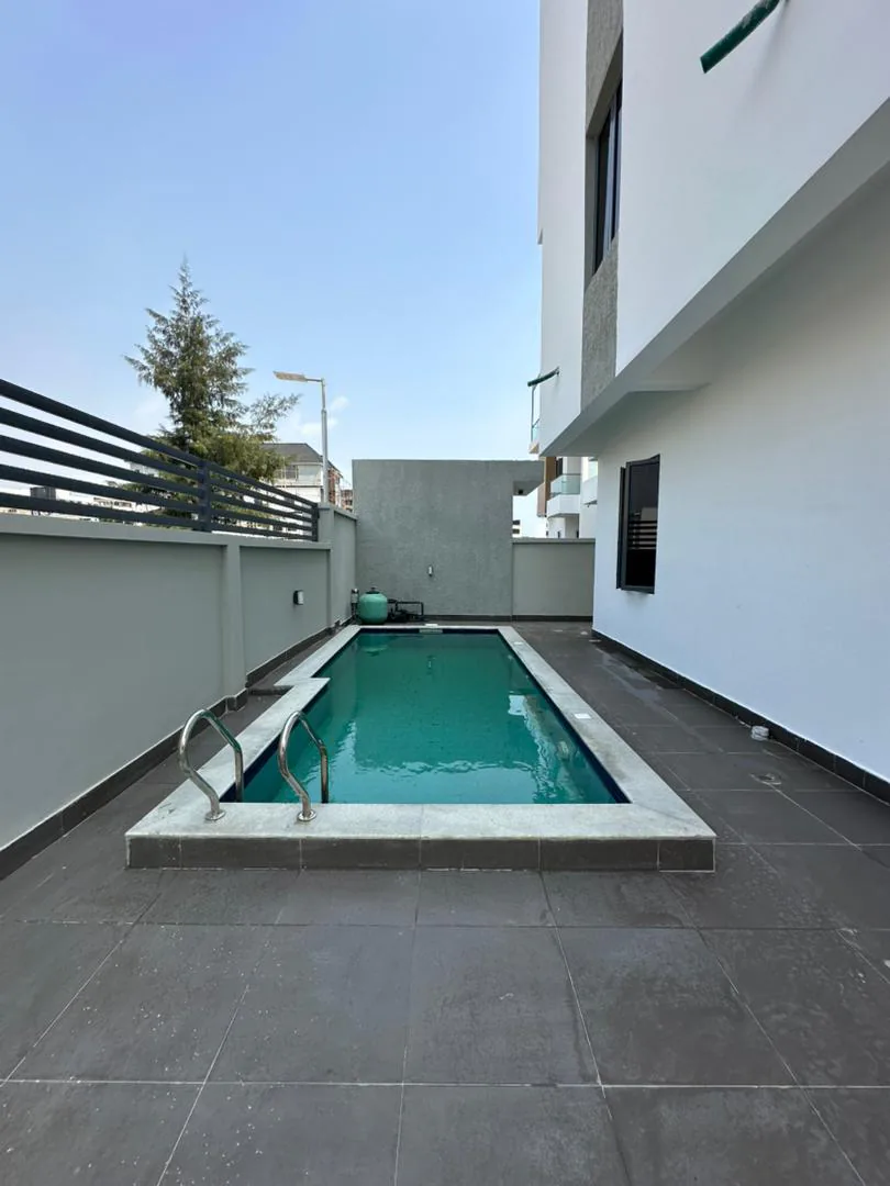  5-Bedroom Fully Detached Duplex + BQ — Lekki Phase 1 image 5