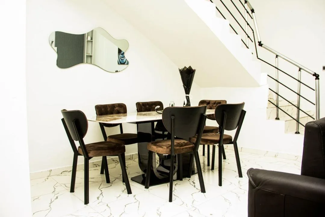 4-Bedroom Furnished Terrace · Rosebank 8, Ikota Villa, Lekki image 7