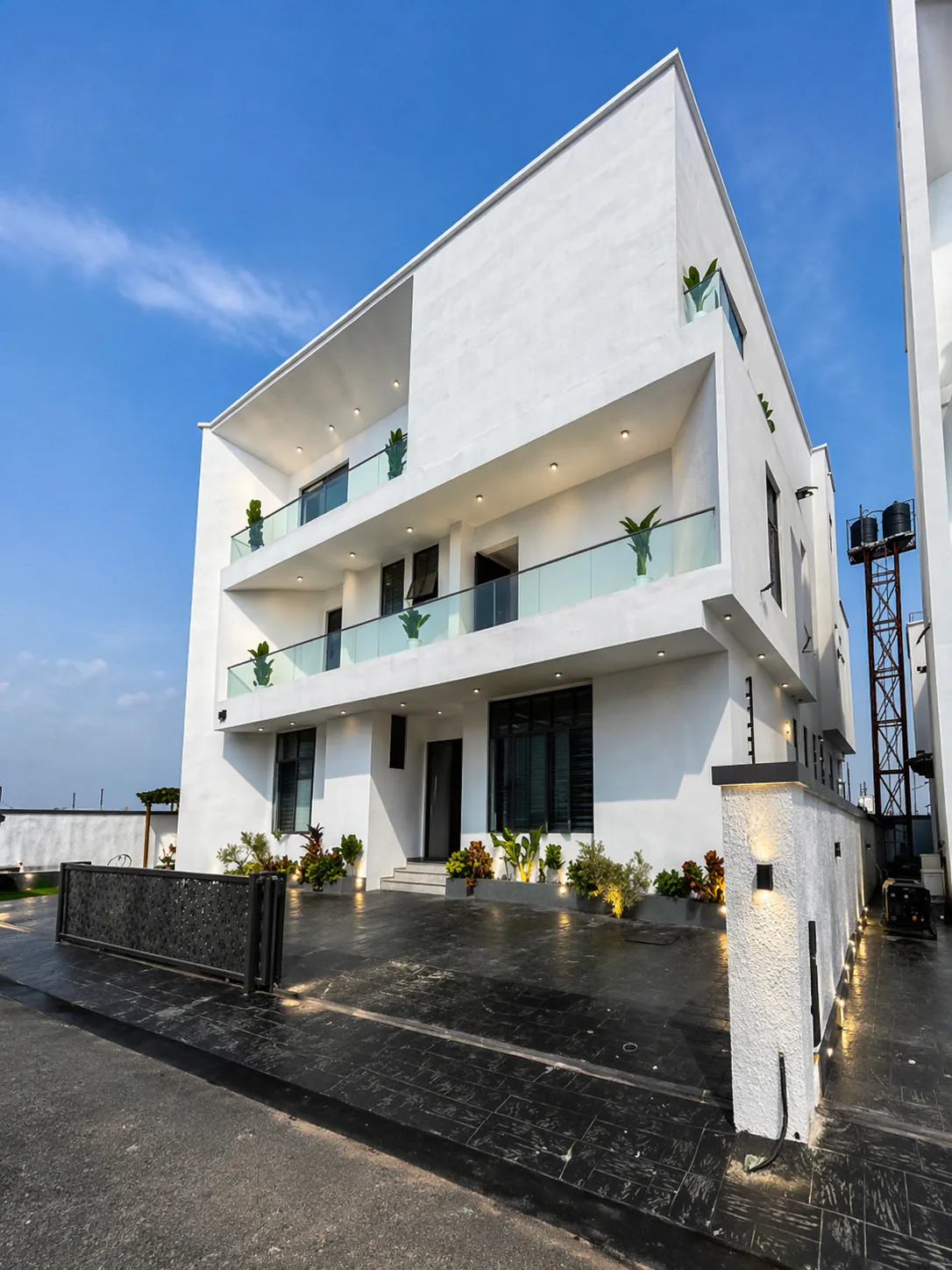 Luxury 5 Bedroom Fully Detached Duplex for Sale in Chevron Lekki Lagos image 1