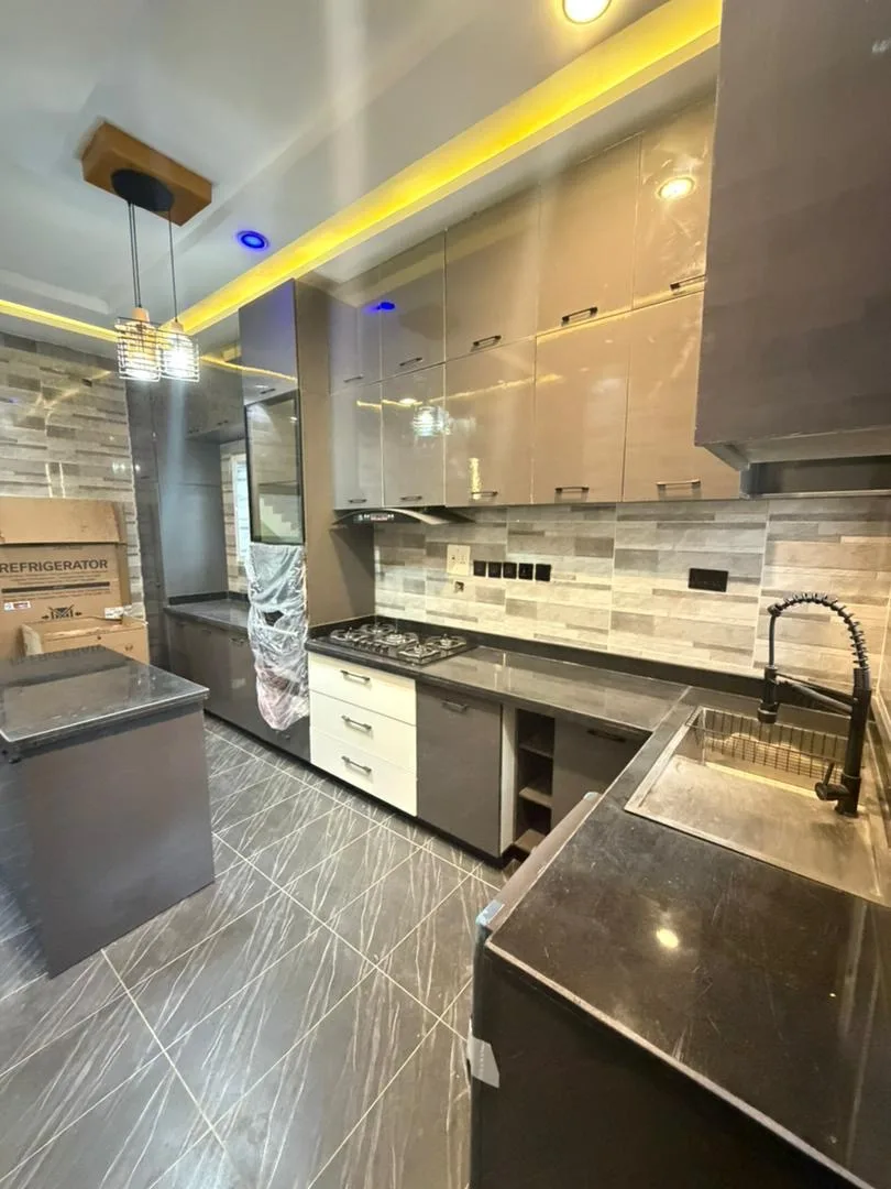 4-Bedroom Luxury Fully Detached Duplex · Osapa London, Lekki image 5