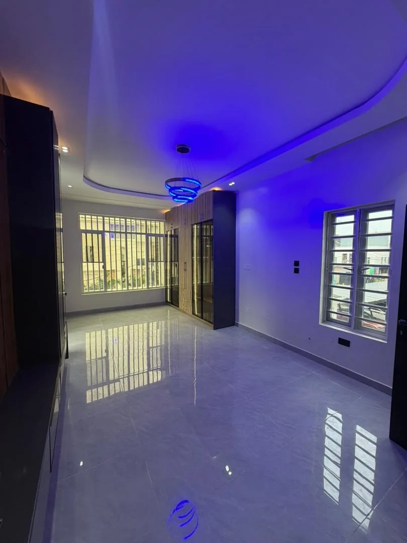 4-Bedroom Luxury Fully Detached Duplex · Osapa London, Lekki image 6