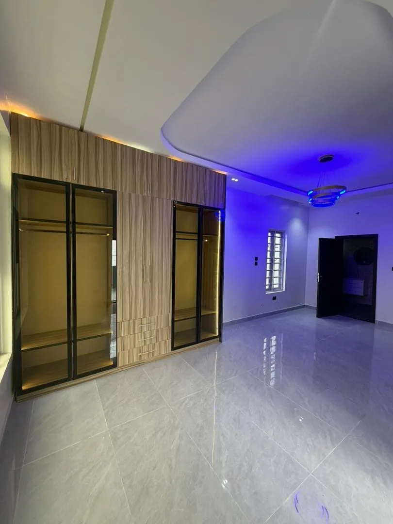 4-Bedroom Luxury Fully Detached Duplex · Osapa London, Lekki image 7