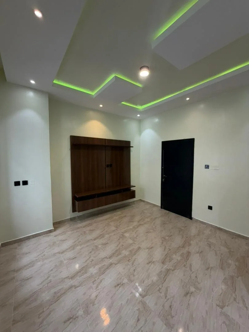 4-Bedroom Luxury Fully Detached Duplex · Osapa London, Lekki image 8