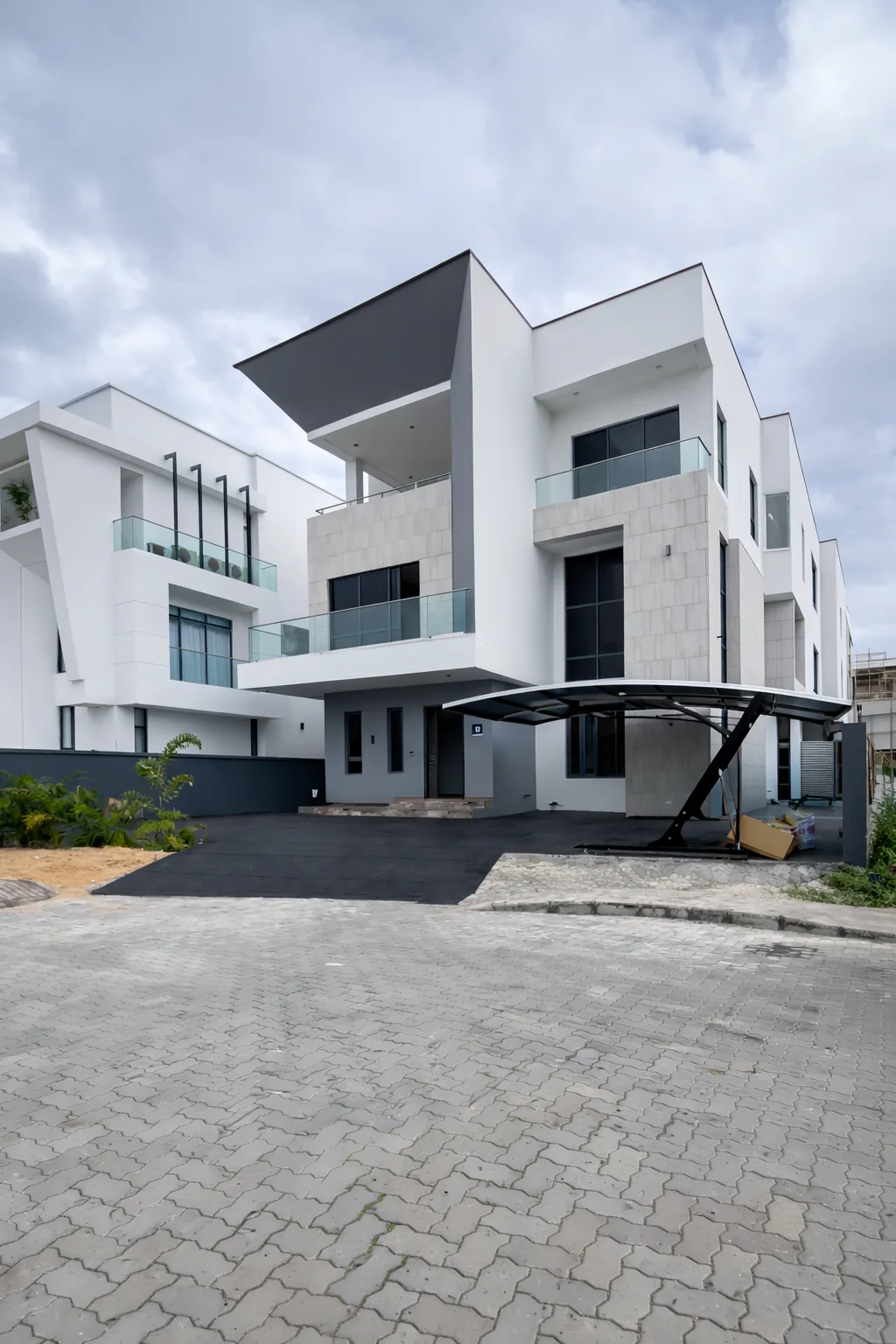 Luxury 5 Bedroom Fully Detached Duplex for Sale in Ikate Lekki Lagos image 1