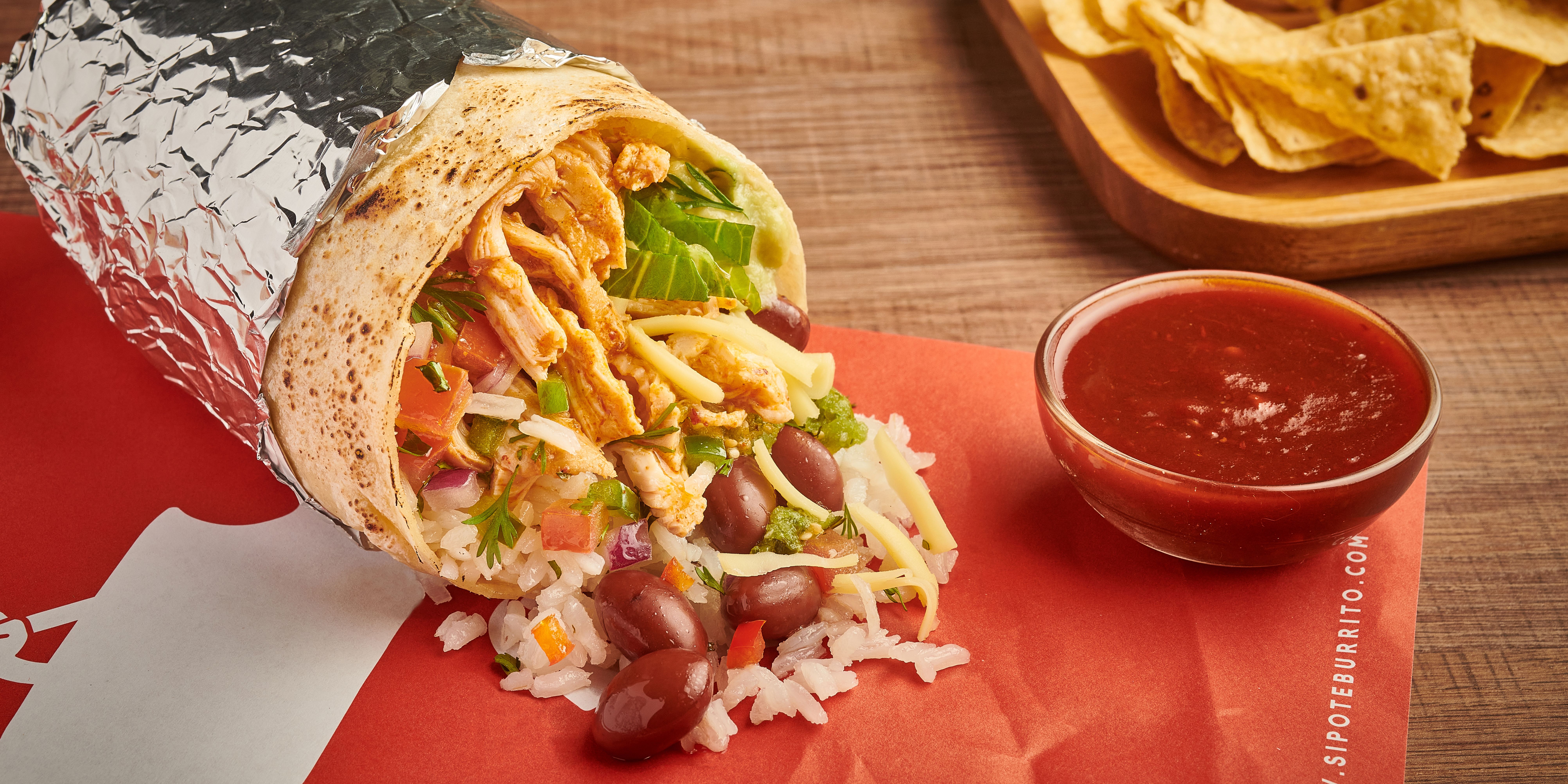 Burro con pollo desmechado