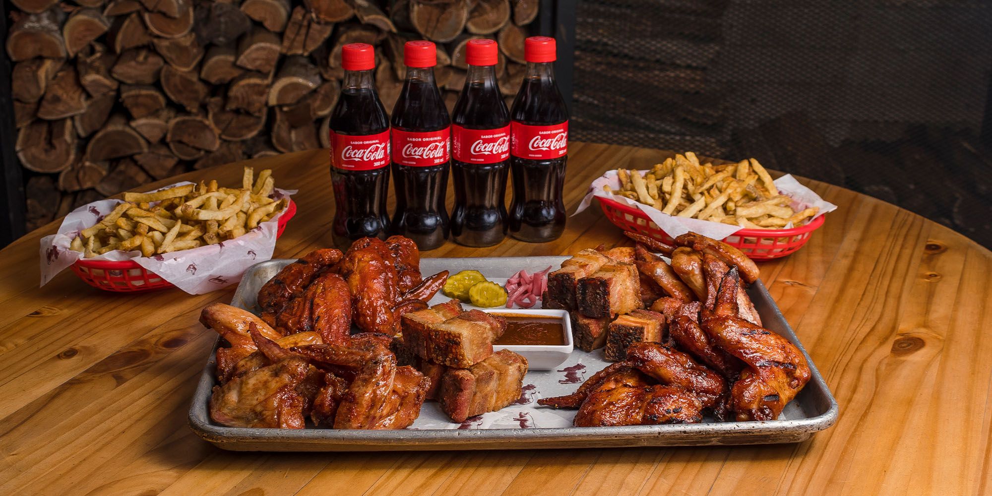 Familiar de alitas y chicharrones