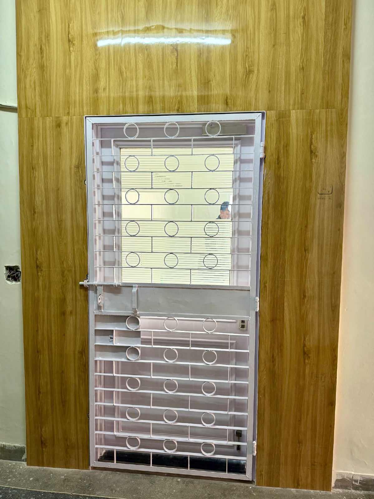 Furnished office in Noida Sec 18