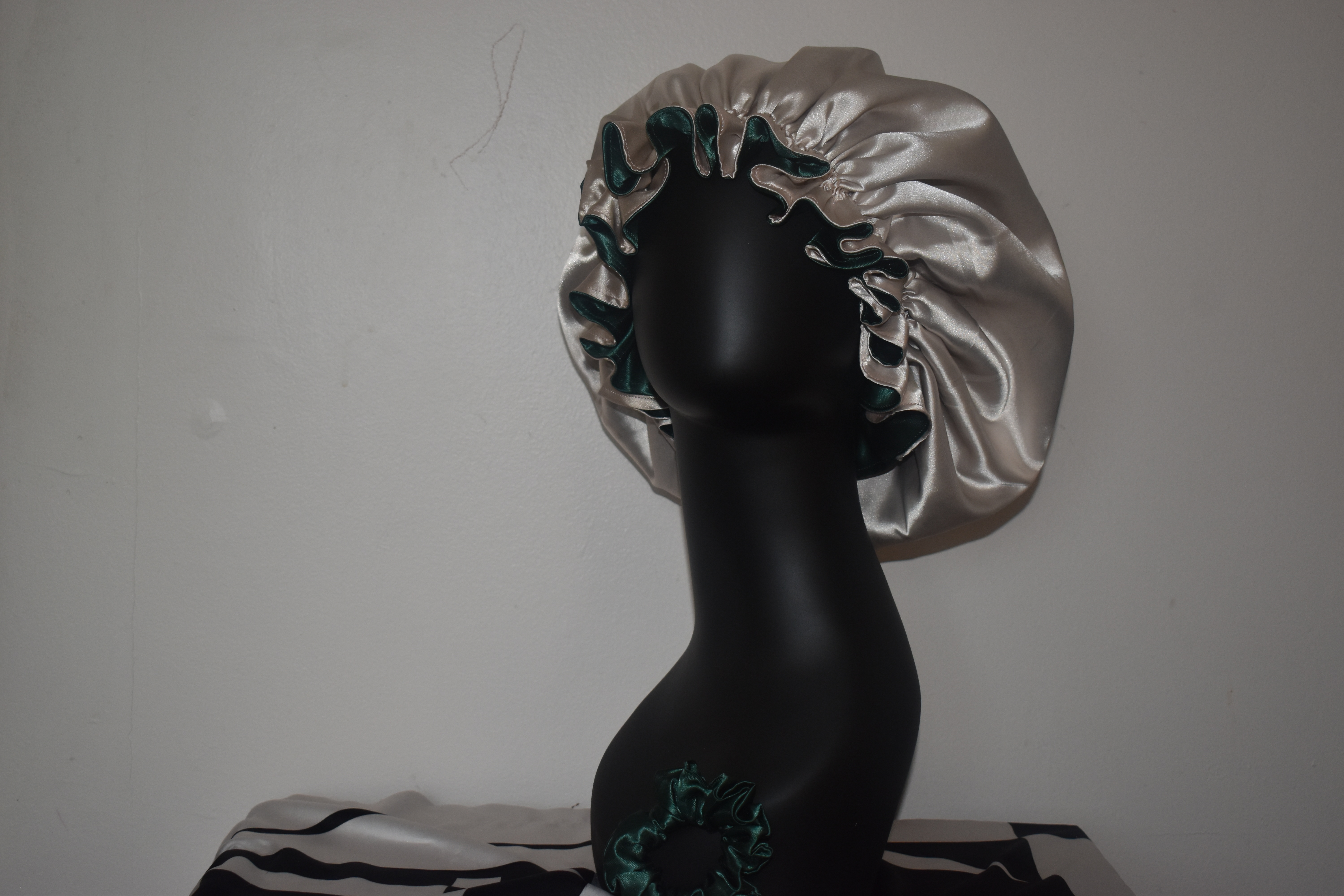The Dreamscape Luxe Collection-(Emerald Mist Bonnet Set) photo 2