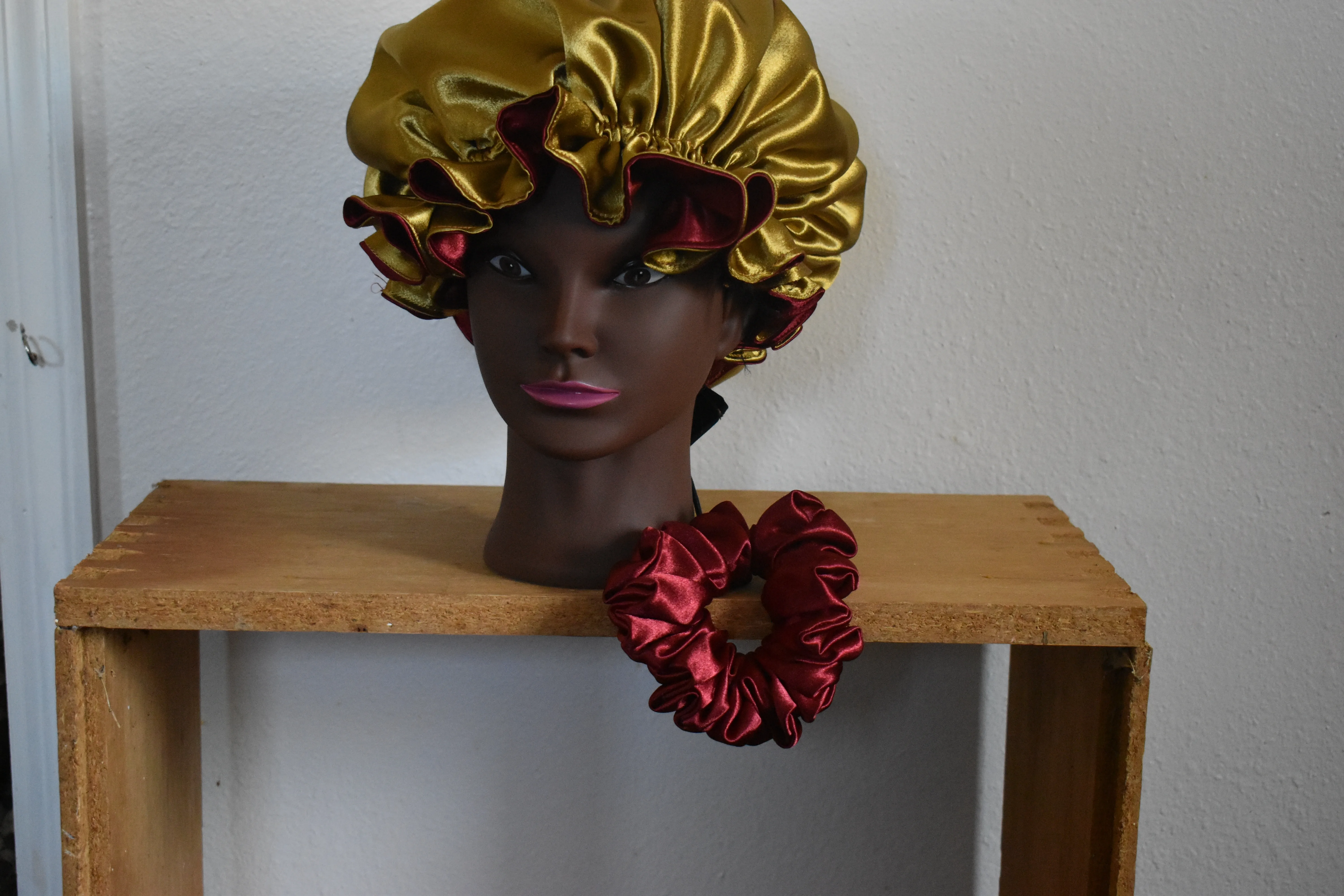 Luxury Gold and Red Satin Bonnet Set photo 4