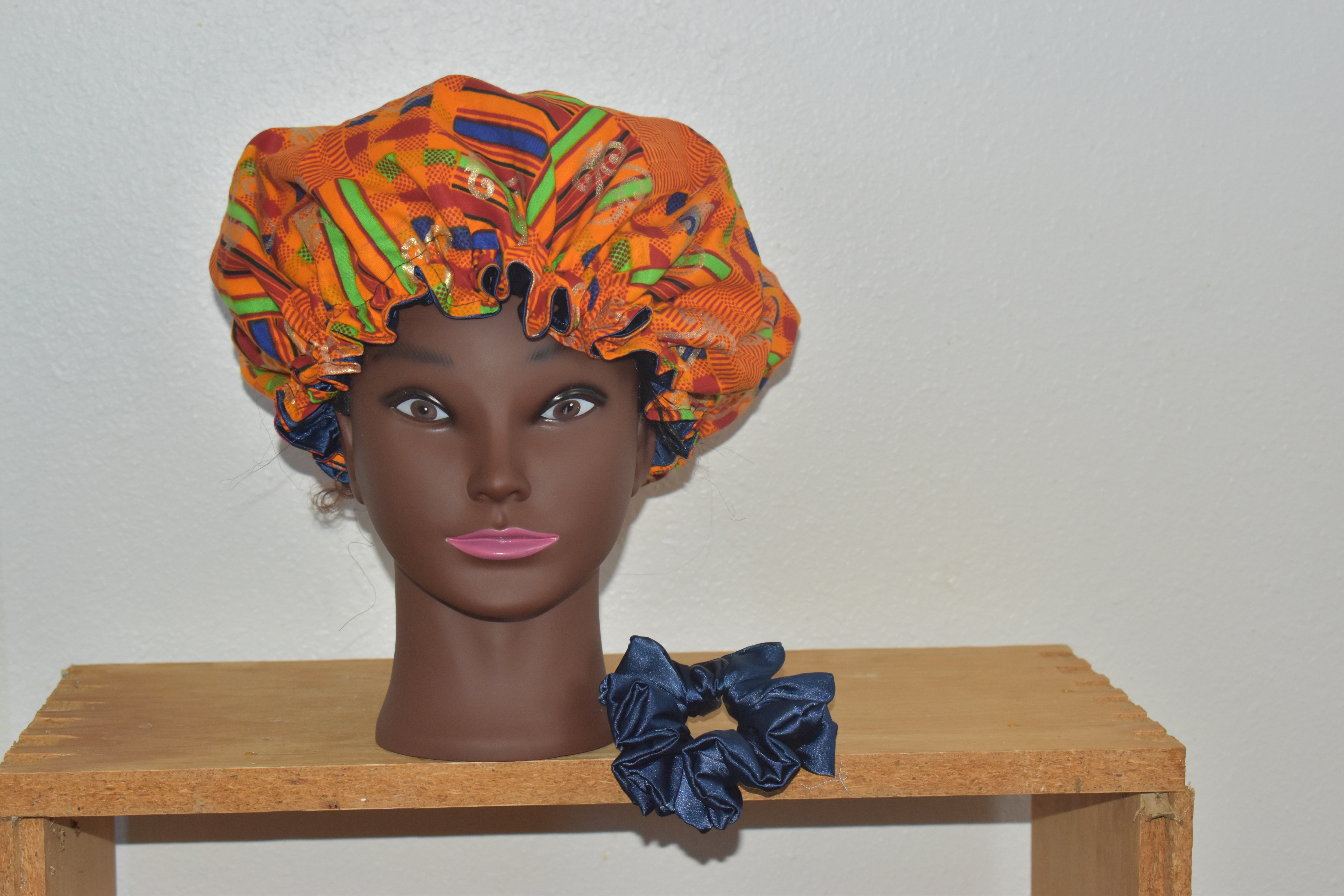 Medium Kente Print Adjustable Bonnet photo 3