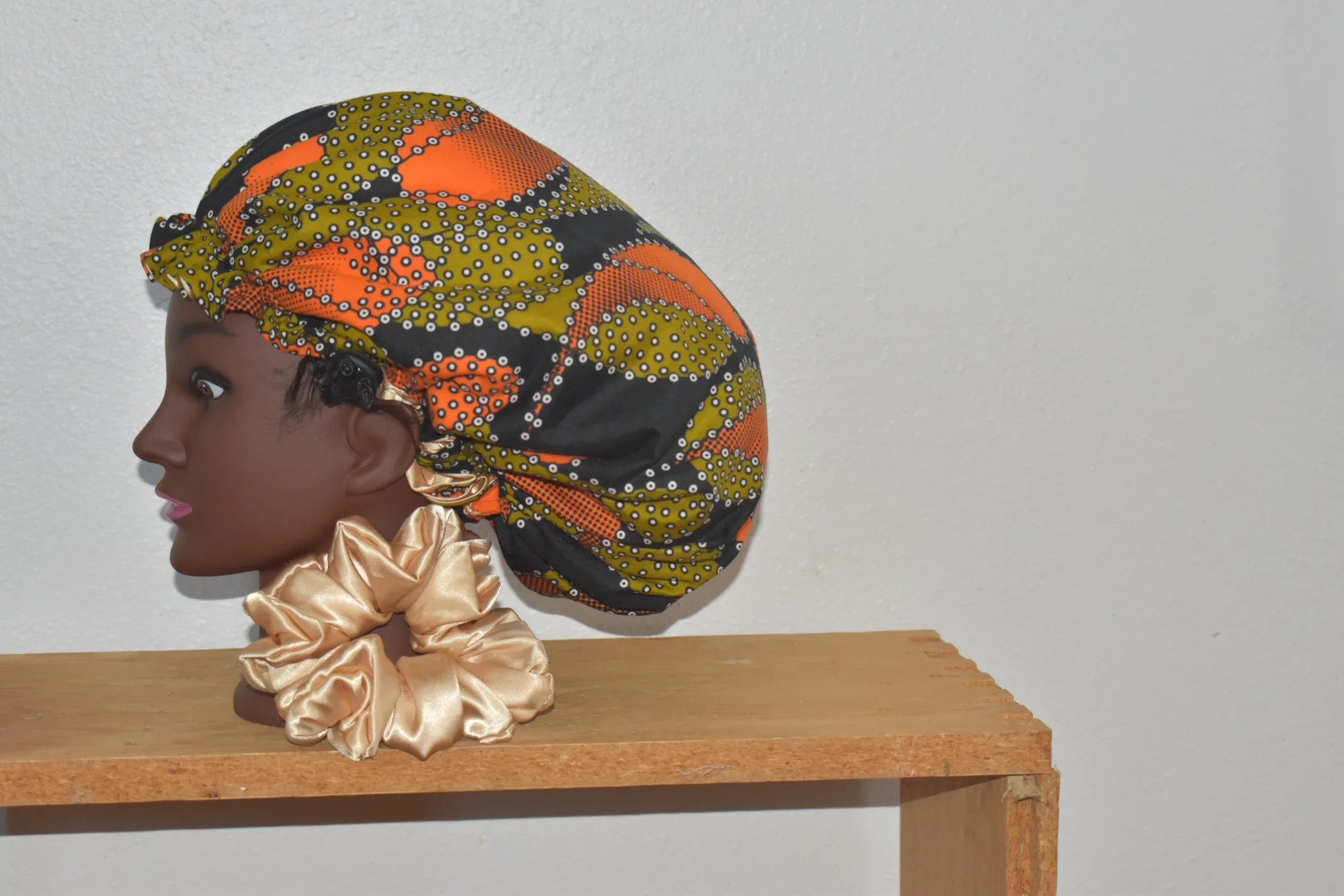 Medium African Wax Print Satin Bonnet photo 2