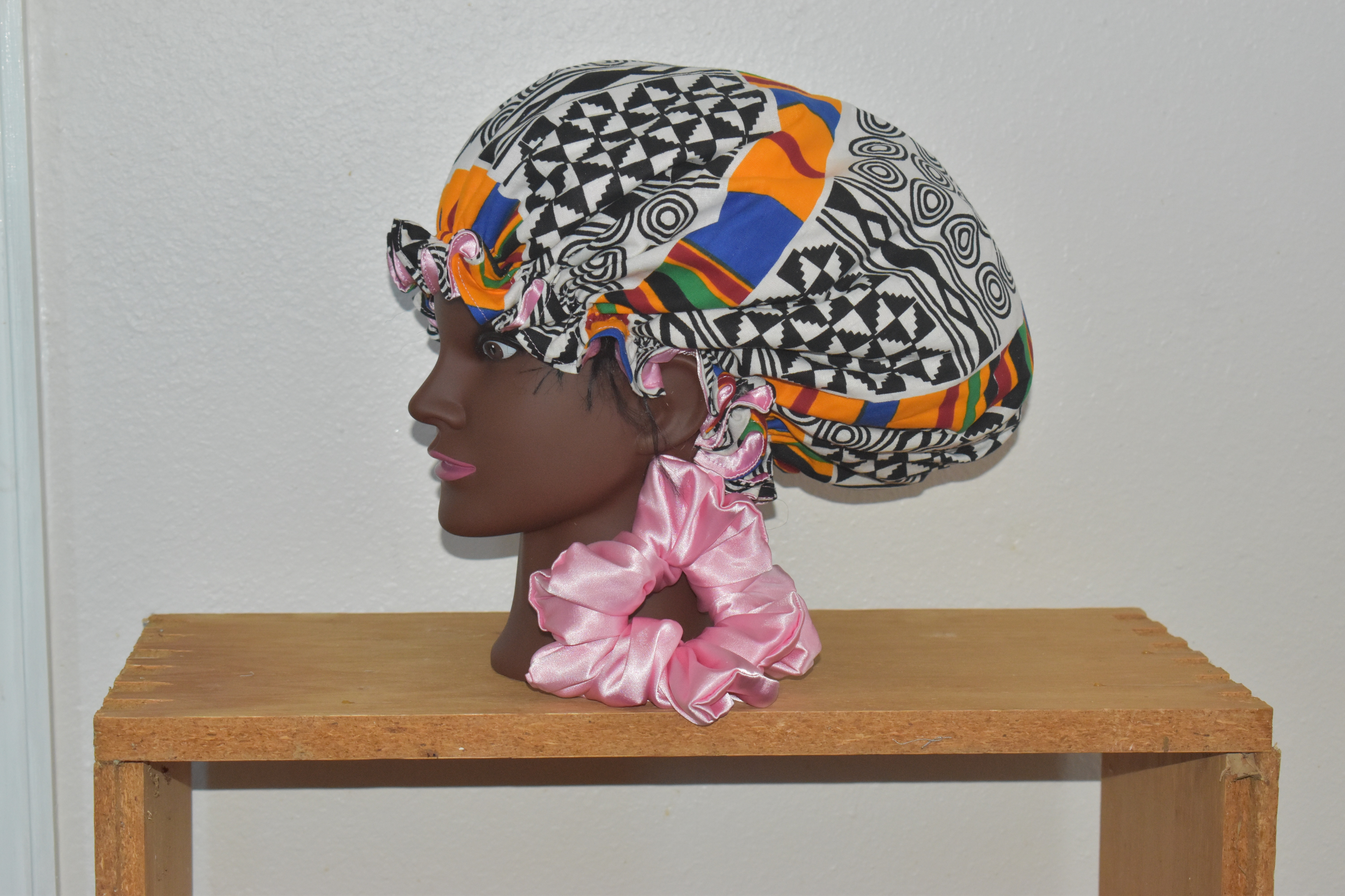 Medium Geometric African Print Satin Bonnet photo 2